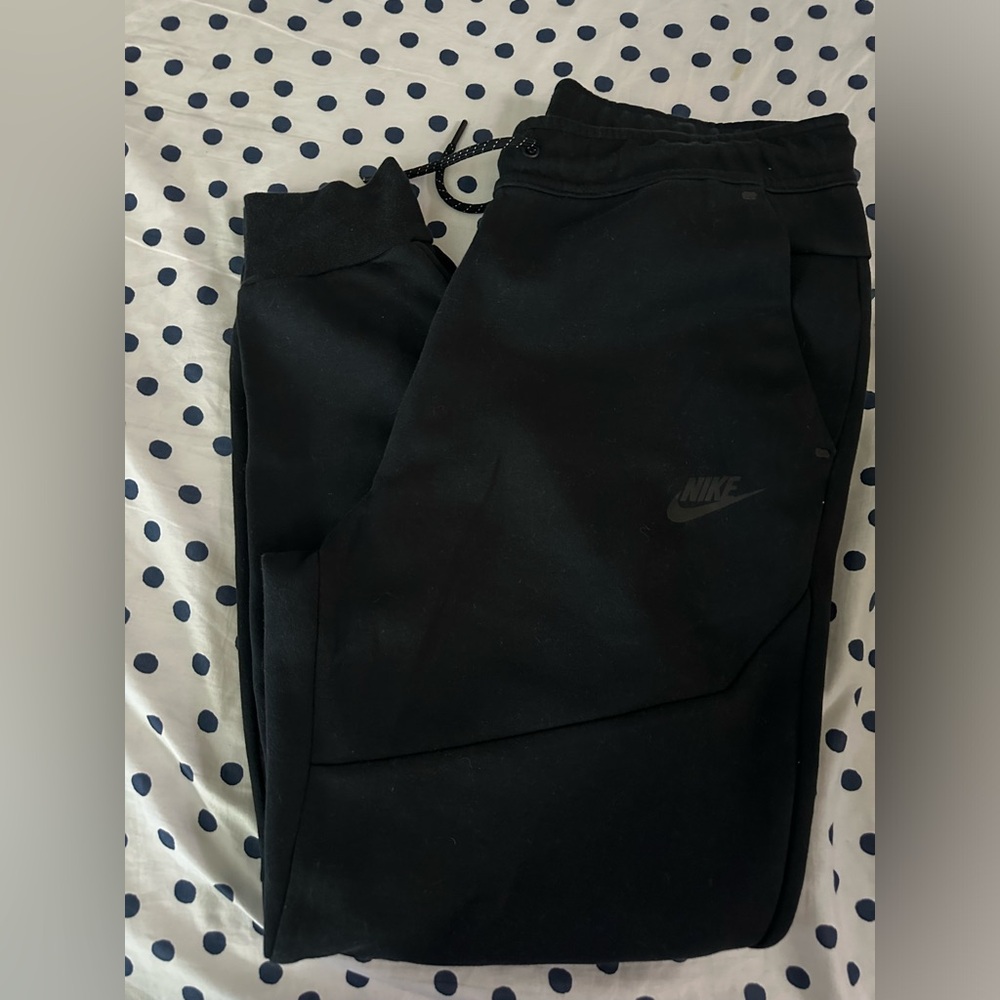 Nike tech sweatpants